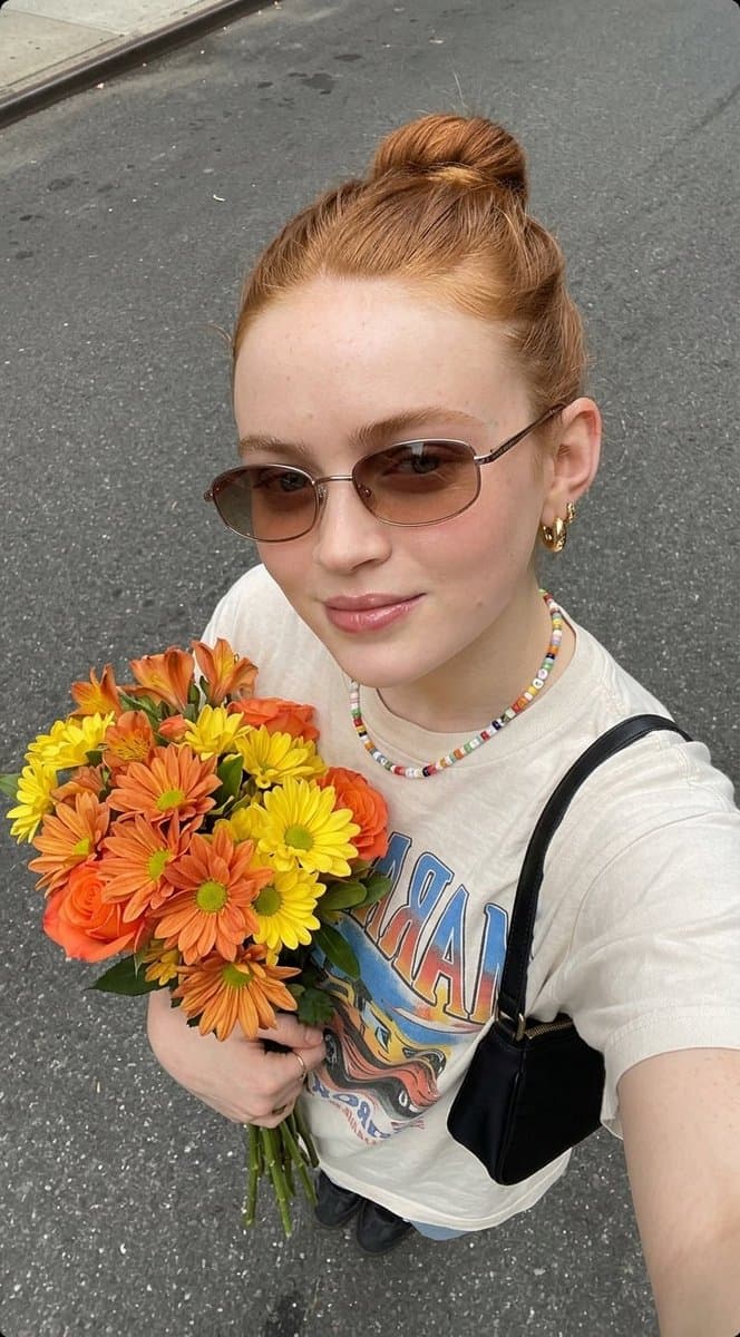 Selfie with Flowers, Soft Girl Aesthetic