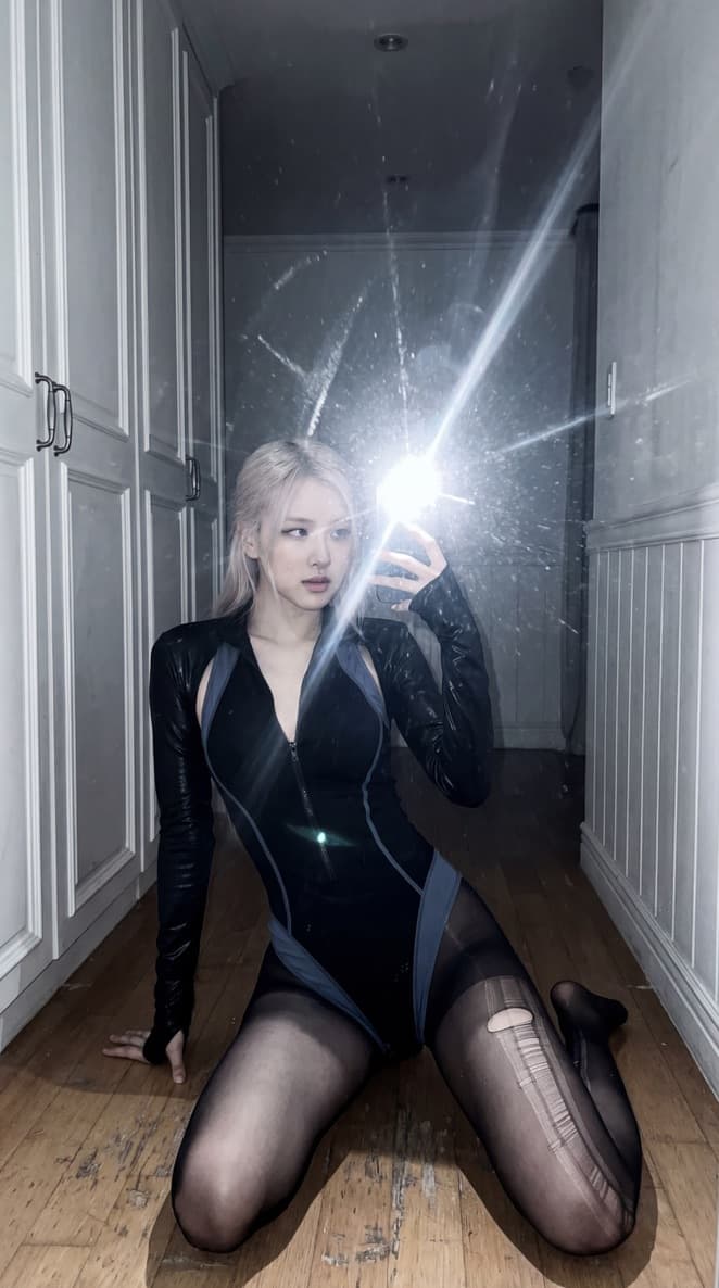 Grungy Mirror Selfie of K-pop Idol Rosé